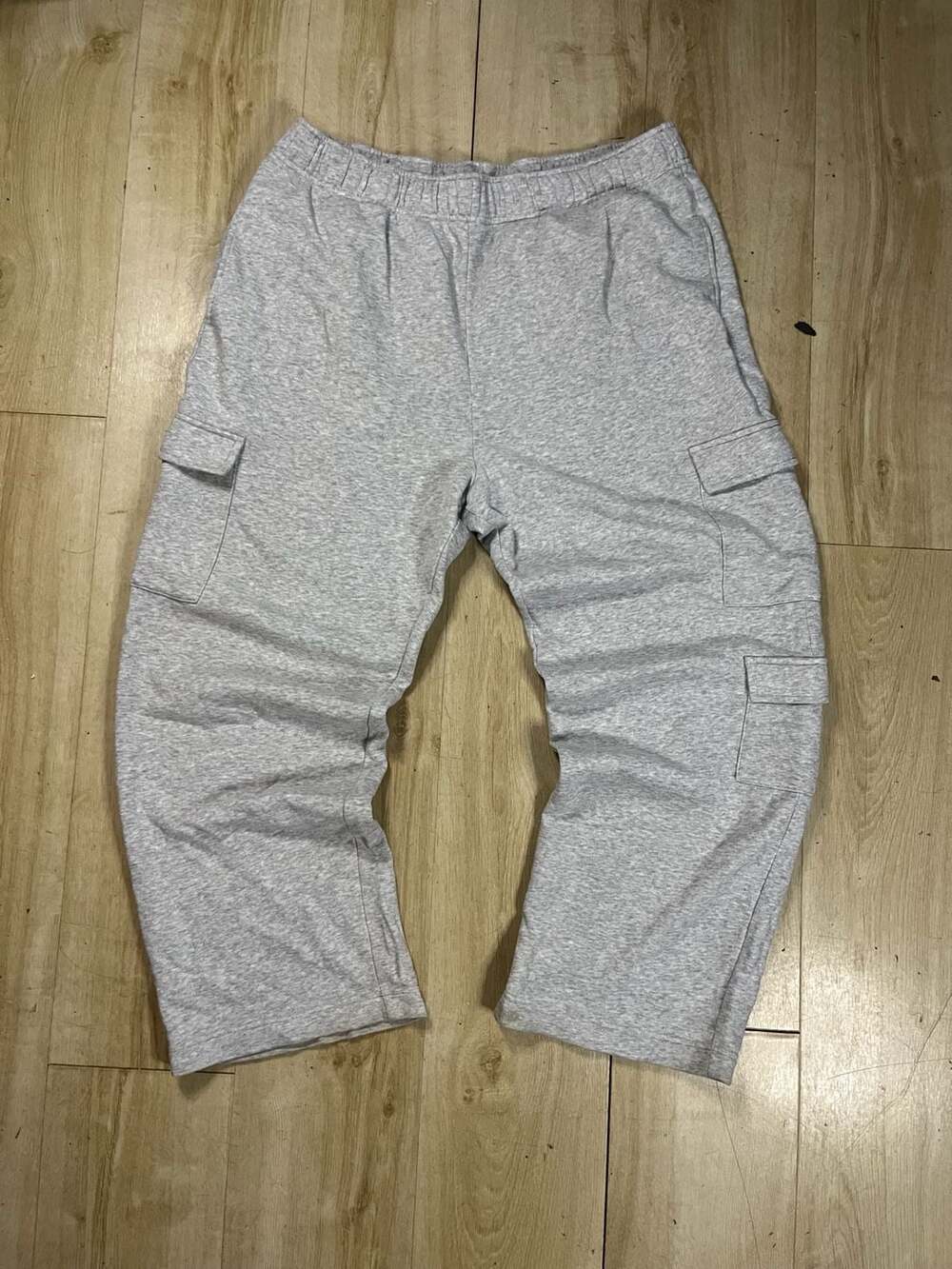 No Boundaries Heather Gray Elastic Waist Wide Leg Cargo Sweatpants